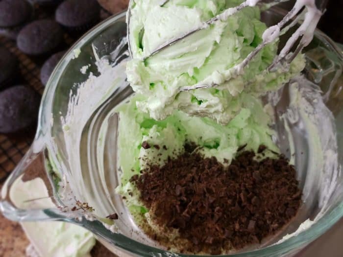 mint chOcOlate chip swiss meringue buttercream - Sugar Booger Sweets