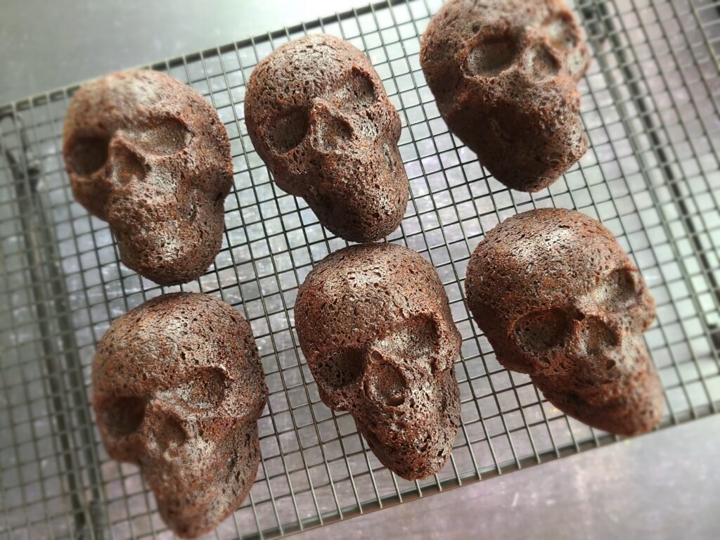 day Of the dead skull cakelettes – Sugar Booger Sweets