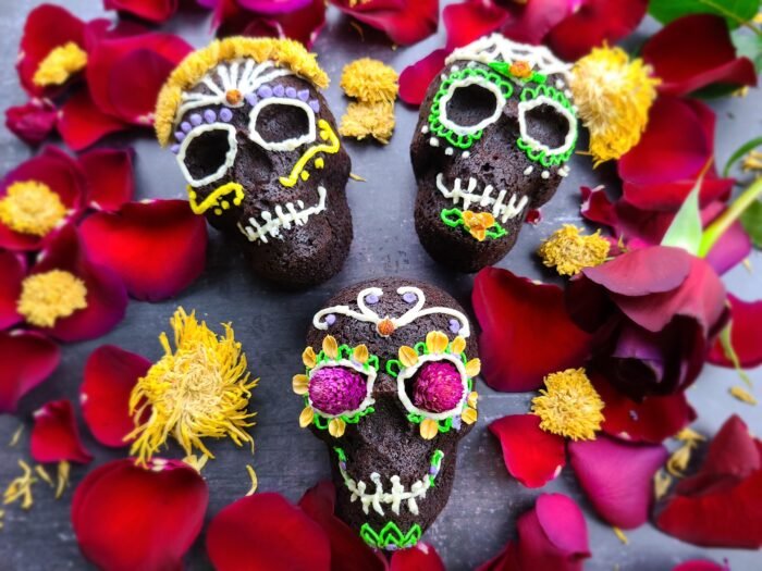 day Of the dead skull cakelettes - Sugar Booger Sweets
